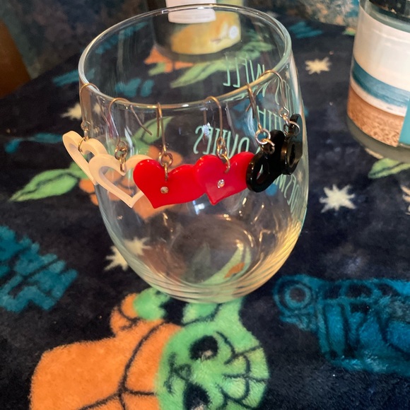 Pac Sun Set of 3 Heart Earrings - Picture 1 of 7